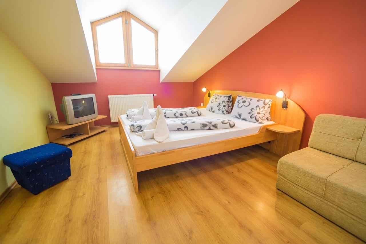 Hotel Euforia Nova Lesna Bagian luar foto