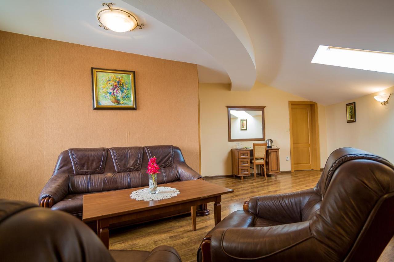 Hotel Euforia Nova Lesna Bagian luar foto