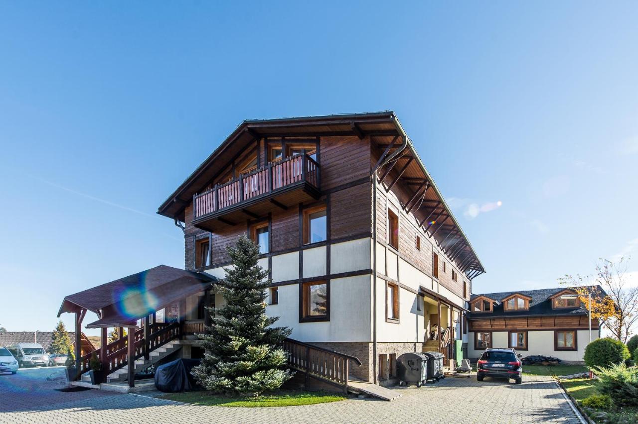 Hotel Euforia Nova Lesna Bagian luar foto